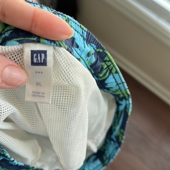 Gap Boys Swimming Trucks - Picture 5 of 6